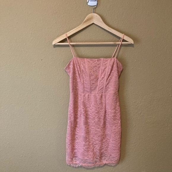NWT SUPERDOWN x REVOLVE Blush Pink Vivian Lace Mini Dress, Size XS valentines - Picture 6 of 7